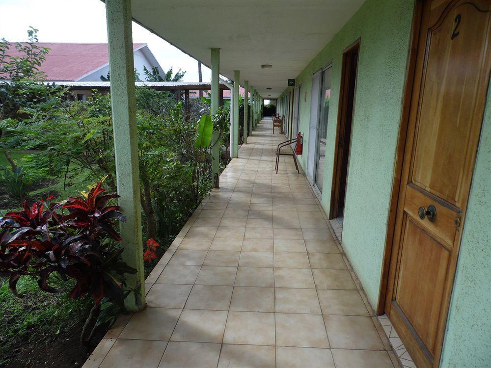Hotel Manutara Hanga Roa Esterno foto