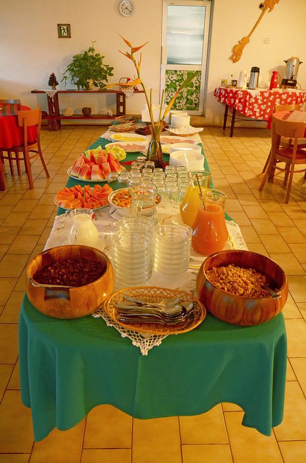 Hotel Manutara Hanga Roa Esterno foto