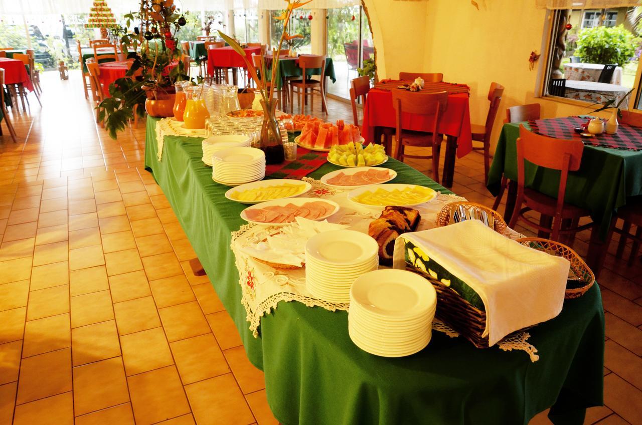 Hotel Manutara Hanga Roa Esterno foto