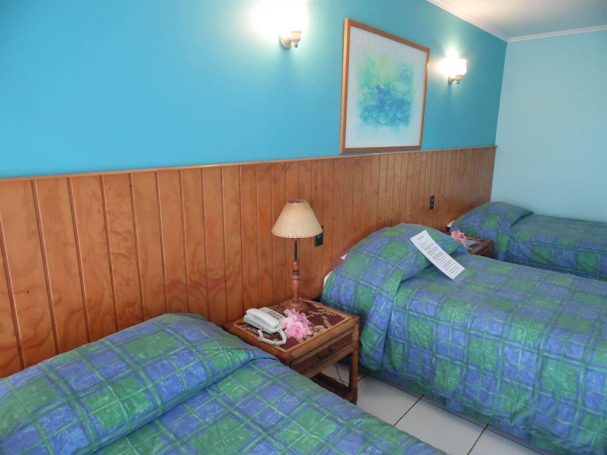 Hotel Manutara Hanga Roa Esterno foto