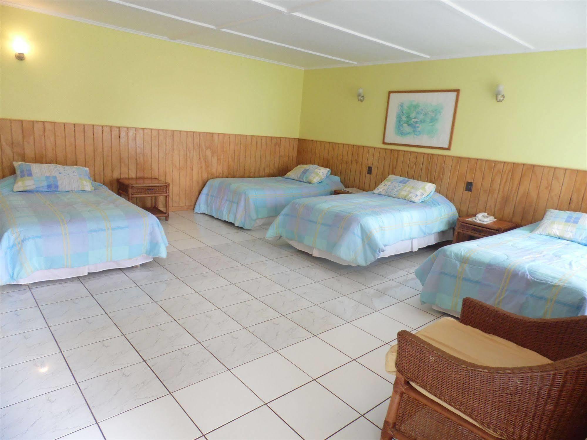 Hotel Manutara Hanga Roa Esterno foto