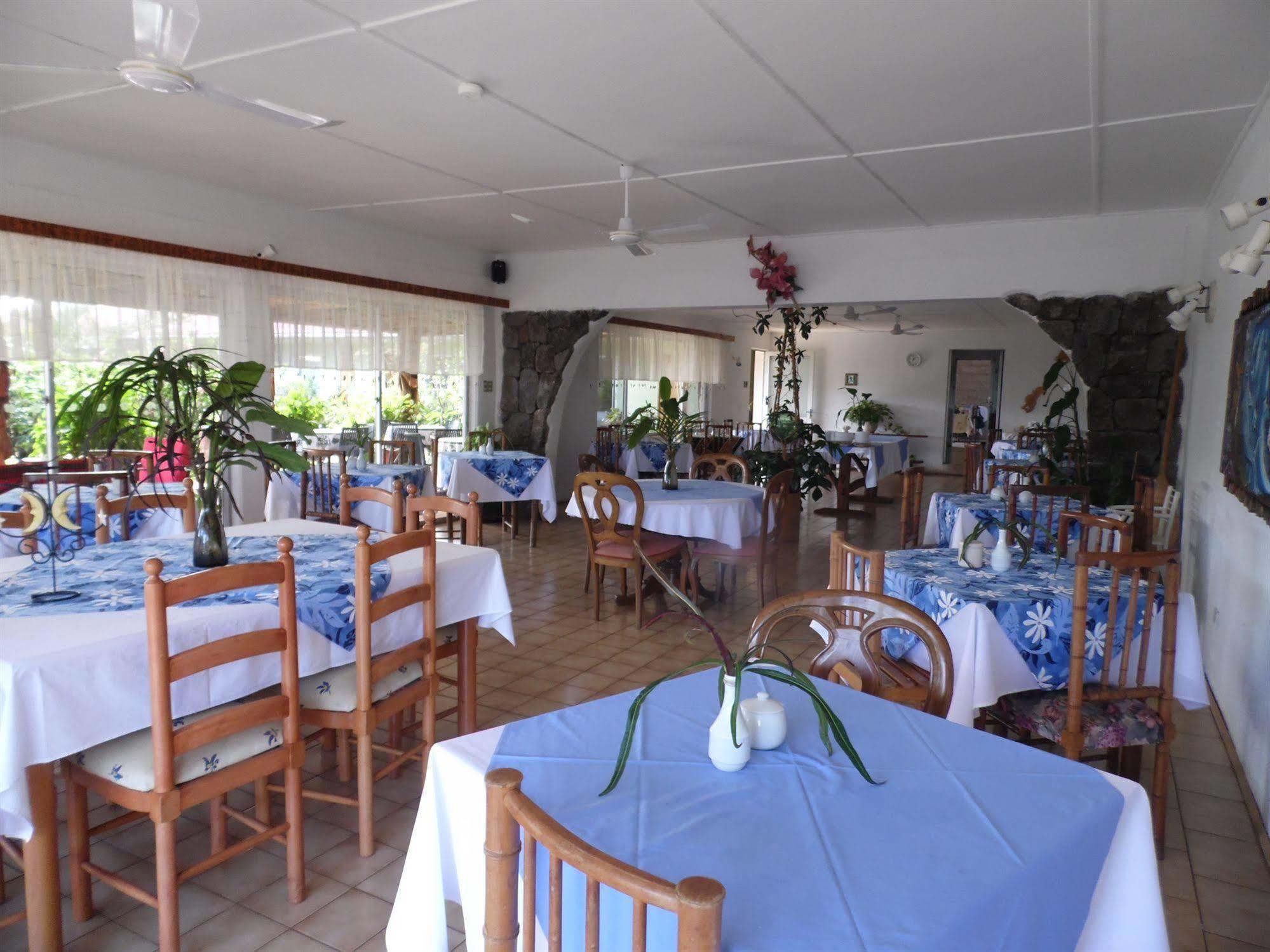 Hotel Manutara Hanga Roa Esterno foto