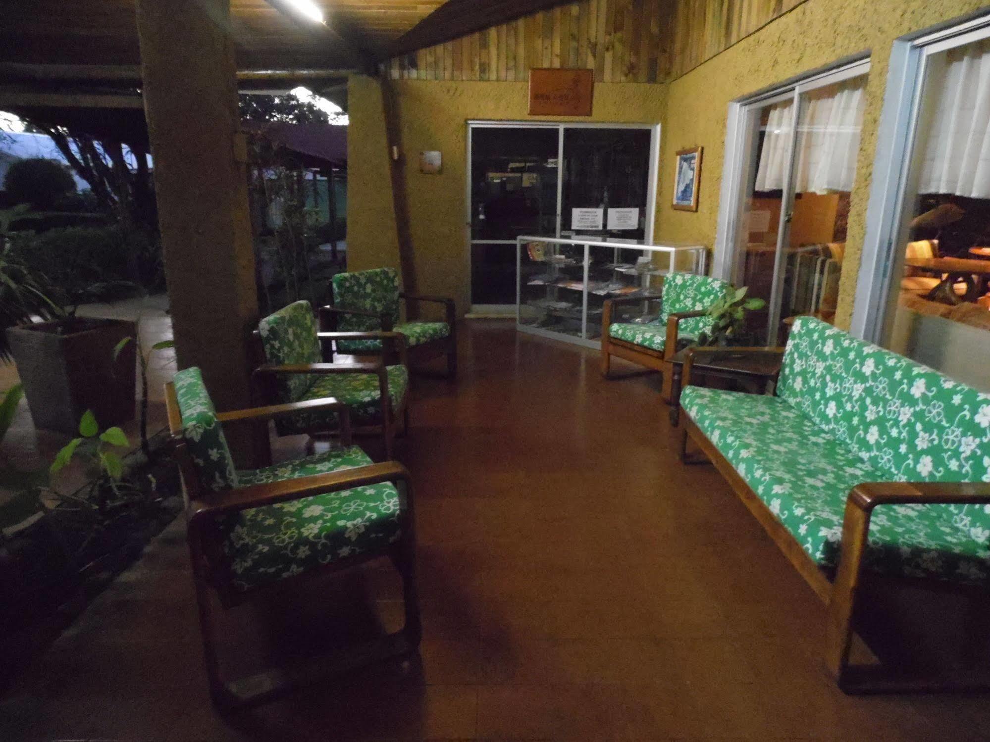 Hotel Manutara Hanga Roa Esterno foto