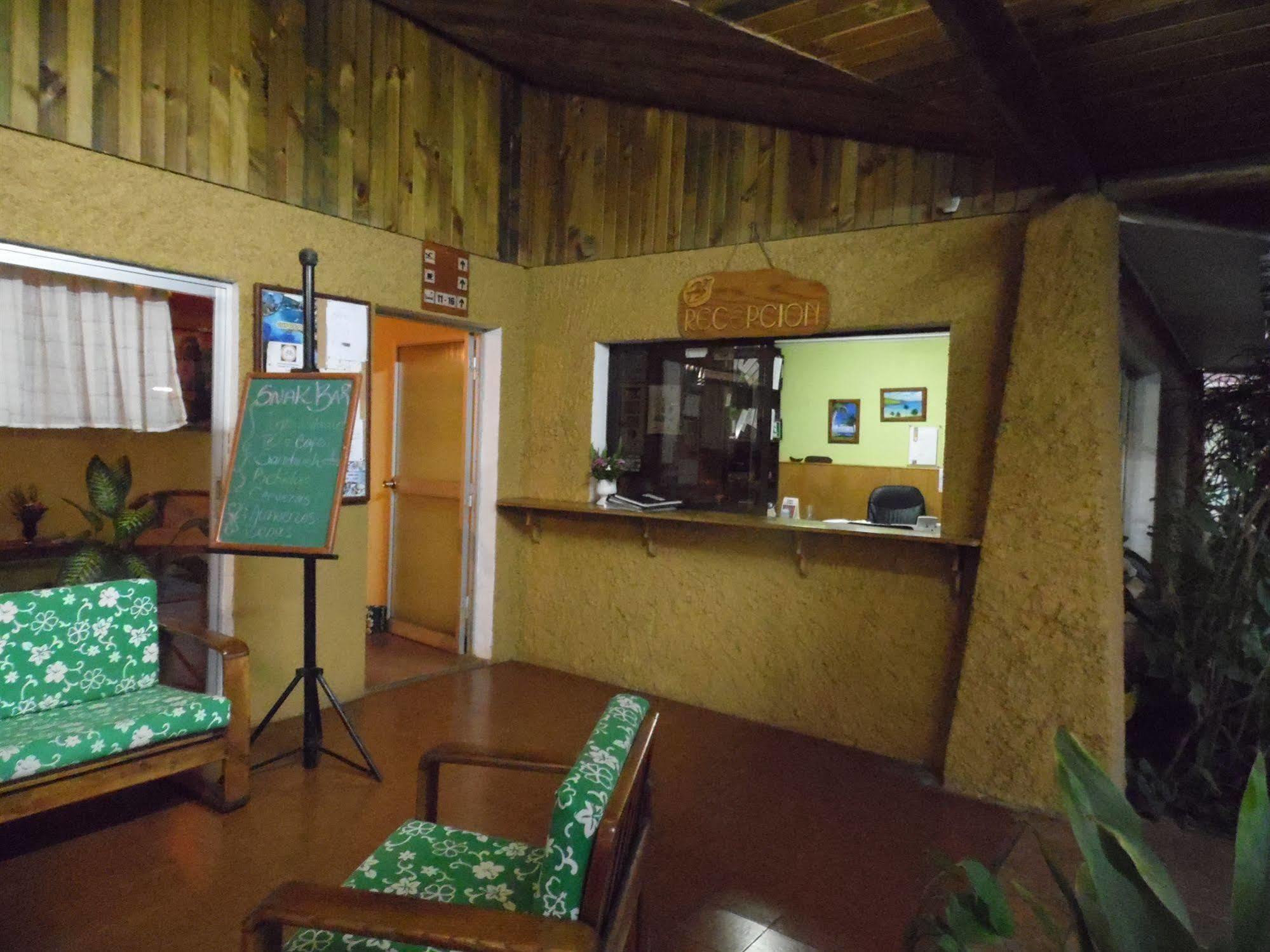 Hotel Manutara Hanga Roa Esterno foto