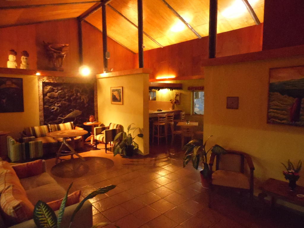 Hotel Manutara Hanga Roa Esterno foto