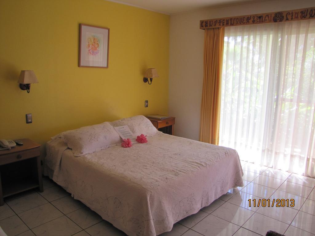 Hotel Manutara Hanga Roa Esterno foto