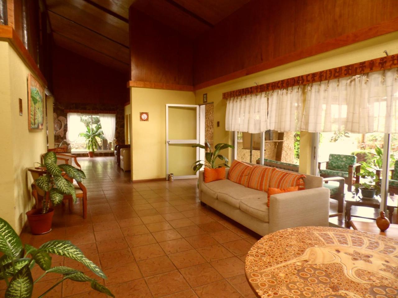 Hotel Manutara Hanga Roa Esterno foto