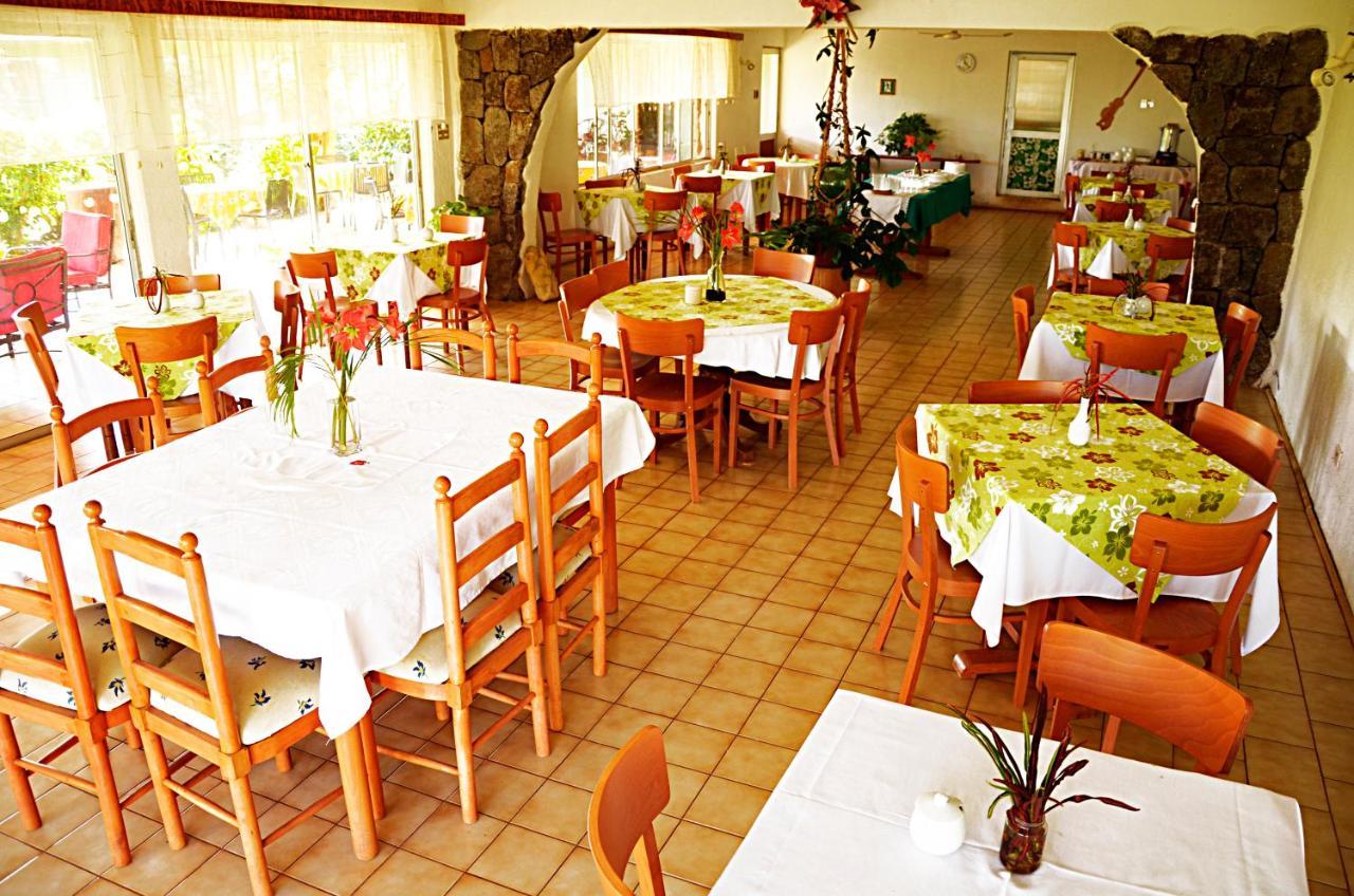 Hotel Manutara Hanga Roa Esterno foto
